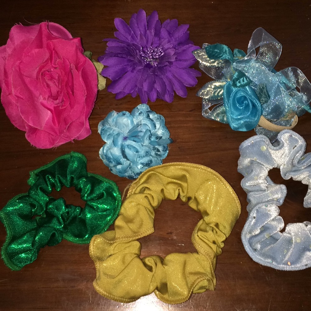 Flowers& Hair-ties for Girls